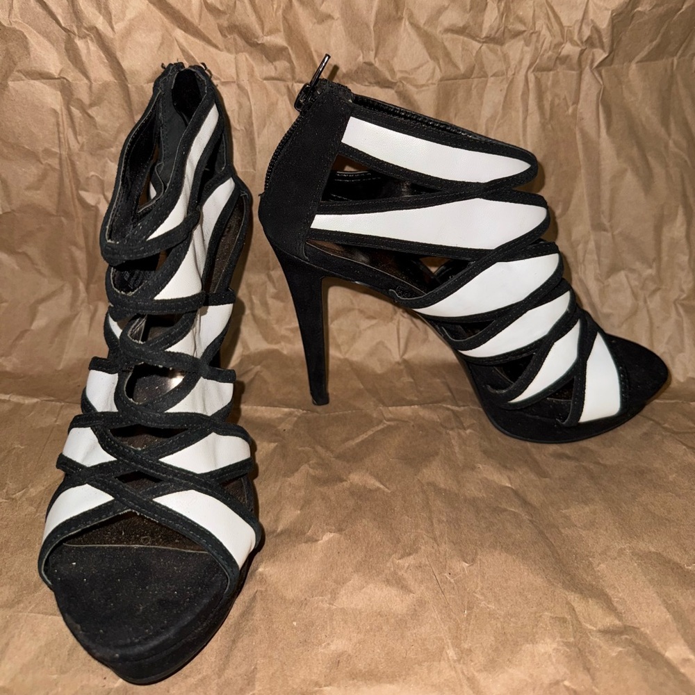 Carlos by Carlos Santana Black and White Strappy Heels